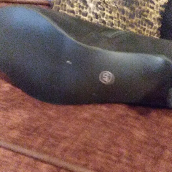 Black faux suede booties - Picture 3 of 5